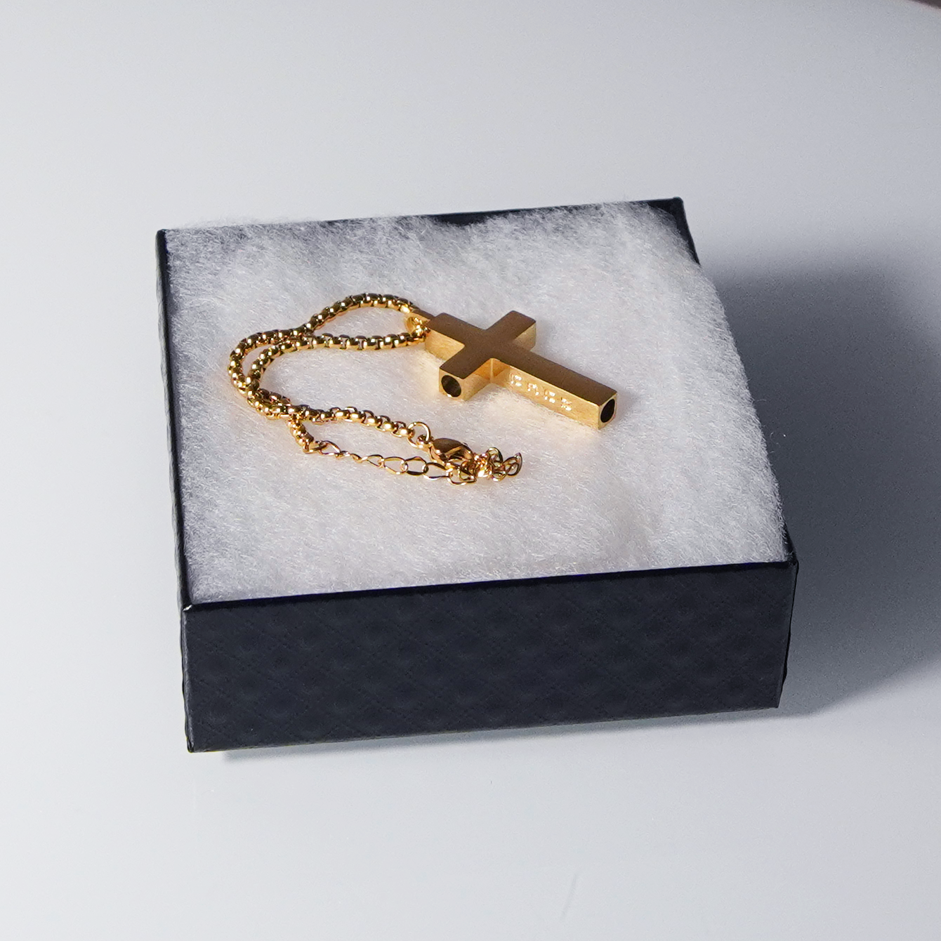The Cross Bracelet